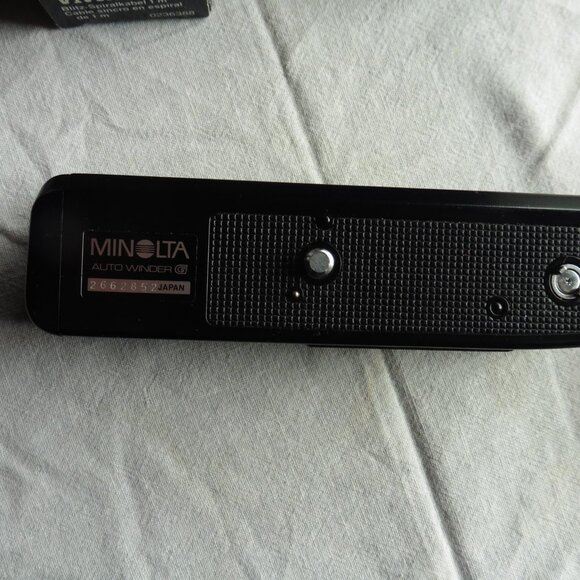 SLR: Cable Shutter Release & Shutter Cord & Flash & Auto Winder & Filter - Picture 6 of 9